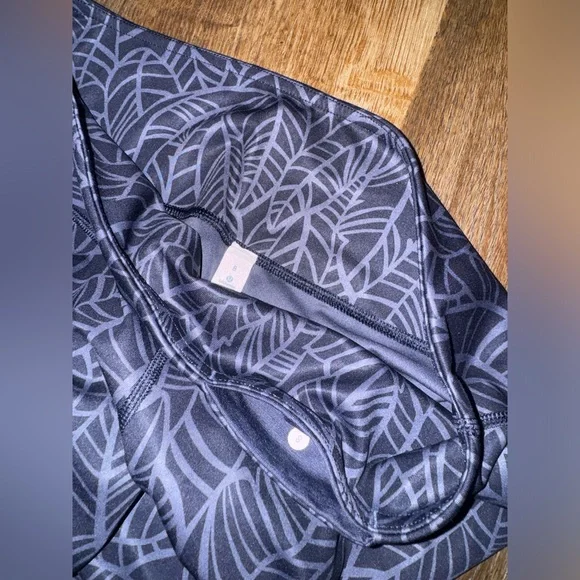 LULULEMON Wunder Under Crop *Full-On Luxtreme Pretty Palm Cadet Greyvy size 8
